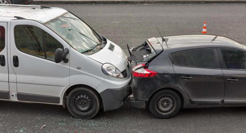Una revisión de dos minutos en el coche puede salvarte la vida: el consejo de un experto en motor a todos los conductores