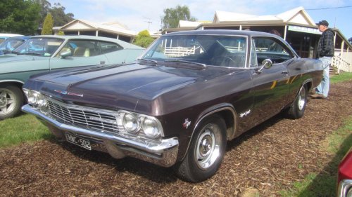 The first muscle cars with a factory big block