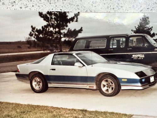17 Head-Turning Cars From the 1980s