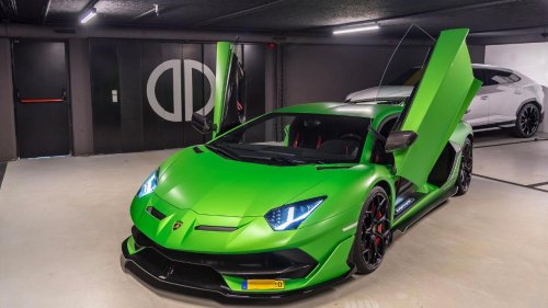 9 performance cars that overwhelm drivers with speed