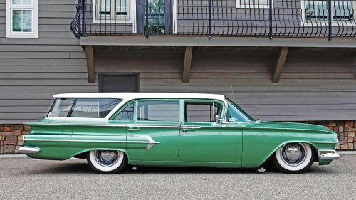 Why did station wagons often come with roof racks?