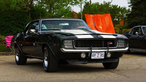 Why Chevy’s 302 Small-Block Still Turns Heads Today