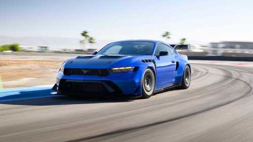 The 10 least fuel-efficient cars on sale right now