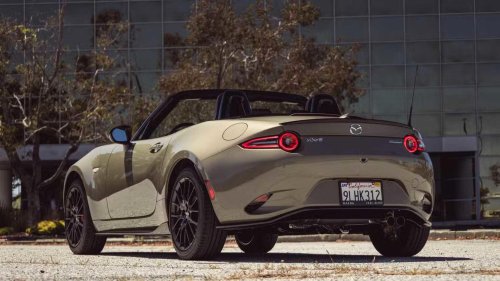 Mazda, Subaru, Subaru BRZ, Toyota, Mazda Miata just destroyed Subaru BRZ, Toyota GR86 sales and it's not even close