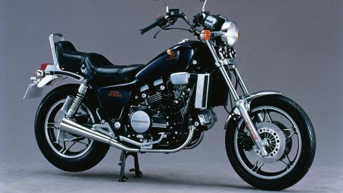 10 Vintage Cruisers That Turn Heads Like Supermodels