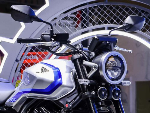 【世界初公開！】ホンダ「CB500 Super Four」「CBR500R FOUR」登場！ 倒立フォークにモノショック採用、国内向け400にも期待!!