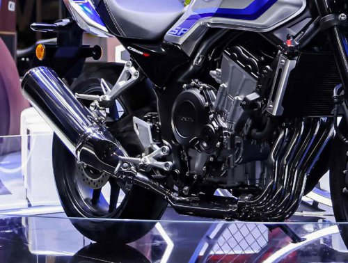 【世界初公開！】ホンダ「CB500 Super Four」「CBR500R FOUR」登場！ 倒立フォークにモノショック採用、国内向け400にも期待!!