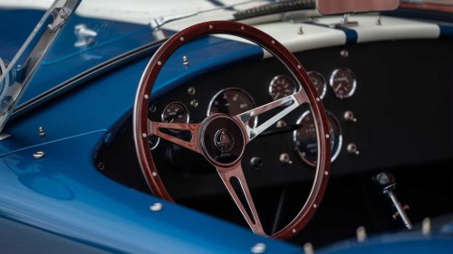 1965 Shelby Cobra 427: First production car under 4 seconds 0-60