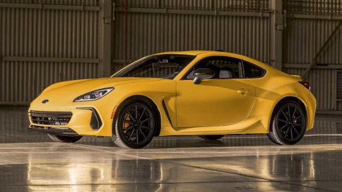 7 sports cars that offer a manual transmission at no extra cost