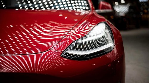 10 Reasons Electric Cars Rule & 10 Reasons They Don’t