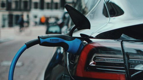 10 Reasons Electric Cars Rule &amp; 10 Reasons They Don’t