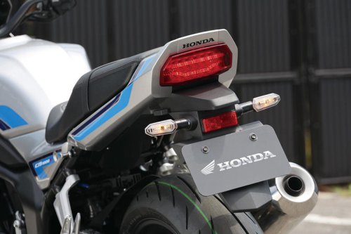 鈴鹿8耐でお披露目されたホンダ「CB1000F SE コンセプト」の各部装備をじっくり解説｜ボディカラーは合計3色が登場予定