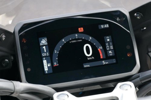鈴鹿8耐でお披露目されたホンダ「CB1000F SE コンセプト」の各部装備をじっくり解説｜ボディカラーは合計3色が登場予定