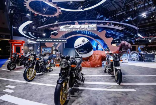 【世界初公開！】ホンダ「CB500 Super Four」「CBR500R FOUR」登場！ 倒立フォークにモノショック採用、国内向け400にも期待!!