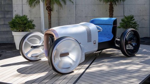 Mercedes-Benz F-Cell Roadster: A Modern Tribute to the First Car