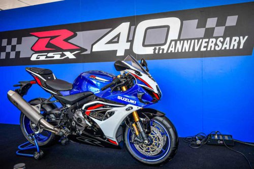 新型「GSX-R1000R」の実車をチェック！ まさかの“ミニGSX-R”も電動バイクで登場か⁉︎【スズキのバイク！ の耳よりニュース】