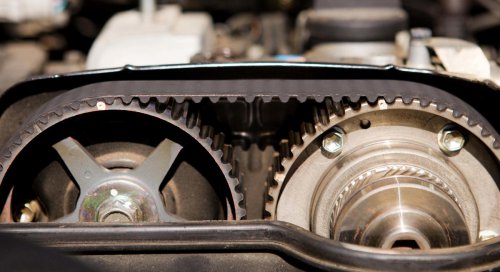 En todo los coches hay un elemento que muchos conductores olvidan revisar: su desgaste puede terminar destrozando el motor