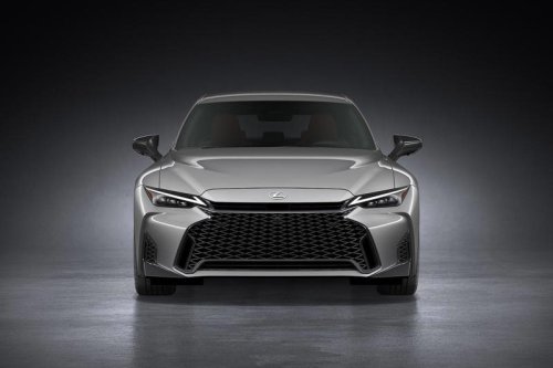Lexus | Lexus IS | LEXUS「IS」がさらに精悍に進化。コンパクトFRスポーツセダンの走る楽しさと躍動感の熟成も進む