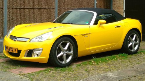 10 Roadsters We All Love &amp; 10 That Are Complete Duds