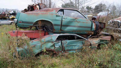 Classic Car Graveyard Reveals Twin Mach 1 Mustangs That Deserved Better