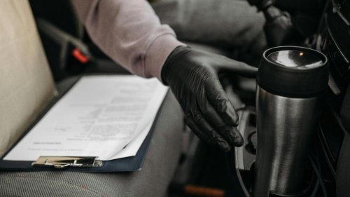 10 Accessories You Need In Your Car &amp; 10 That Are Useless