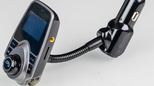 10 Accessories You Need In Your Car & 10 That Are Useless
