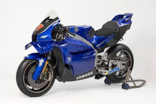 ヤマハ、V4エンジン搭載の新バイクをお披露目。サンマリノGPのワイルドカードで実戦デビュー