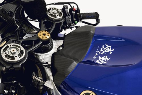 【ついに登場！】ヤマハ、V4エンジン搭載の「YZR-M1」をミサノで公開！サンマリノGPで初走行へ！