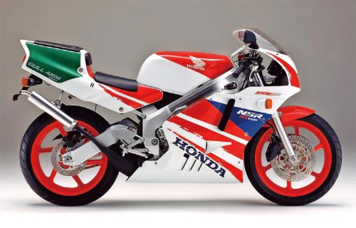 ホンダ「NSR250R」（MC21・1990年）を解説！ 2ストで初めて鈴鹿4耐を制覇｜上級グレード・SEや当時の製品カタログも掲載