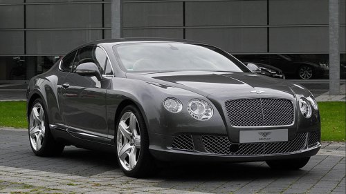20 Cars That Redefined Luxury Driving