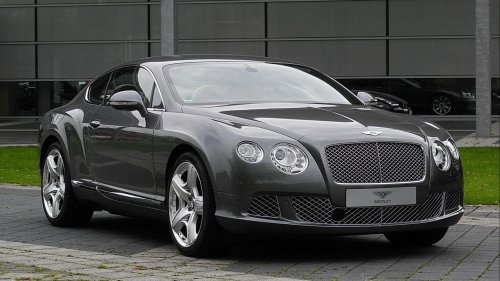 20 Cars That Redefined Luxury Driving