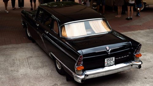 20 Cars That Redefined Luxury Driving