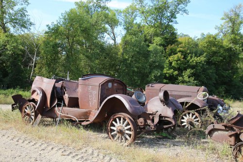 More Junkyard discoveries from French Lake Auto Parts, Annandale, Minnesota