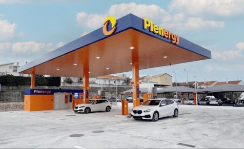 ¿Quieres ser copiloto de Carlos Sainz? Con un repostaje en esta gasolinera puedes conseguirlo