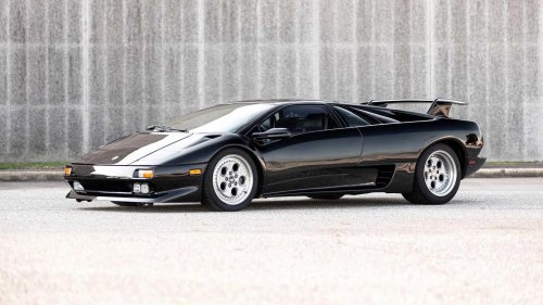 10 legendary cars that were only available with a manual