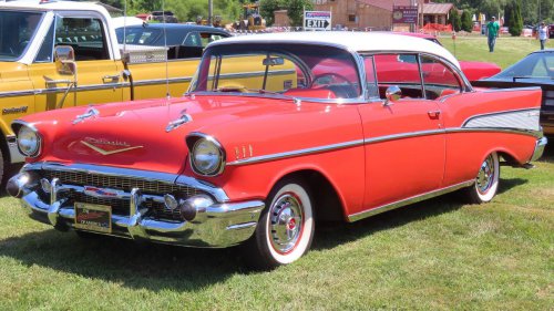 Fender Antennas: A Quirky Detail That Vanished