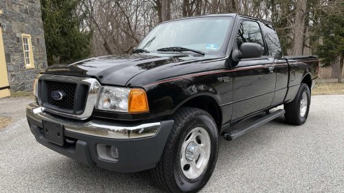 10 unstoppable manual-transmission pickup trucks under $15,000