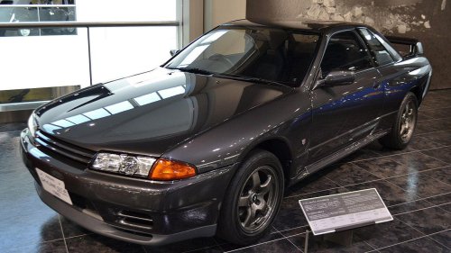 12 classic vehicles that still feel fast today