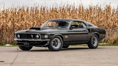 10 Muscle Car Legends: The Icons of the Golden Age