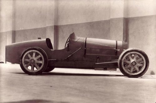 Groundbreakers: the cars that did it first