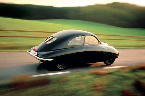 Groundbreakers: the cars that did it first