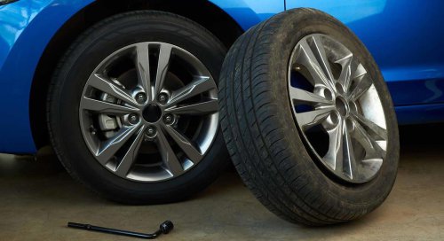 Cambiar las ruedas del coche: por qué los mecánicos recomiendan hacerlo a pares y cuándo conviene renovarlas todas a la vez