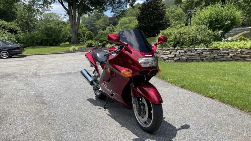 The performance bike that defines Kawasaki’s philosophy