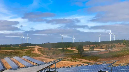 Andalucía acelera su liderazgo en energías renovables en la última legislatura