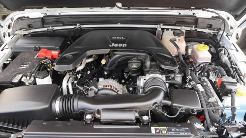 Only two SUVs with manual transmissions are left in America