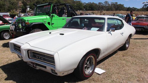 10 Sports cars that were secretly muscle cars