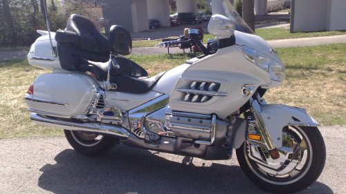 10 Motorcycles That Go The Longest Distance & 10 Best For Short Rides