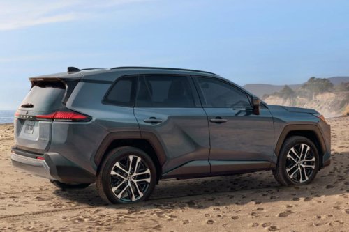 「新型RAV4公開」トヨタ2026年モデル、デジタル化＆最新安全技術でSUVベストセラーがさらに進化