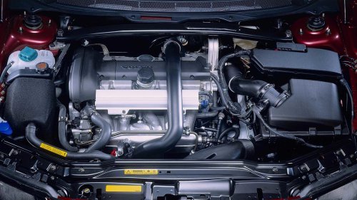 10 Underrated Engines Powering The World's Best Sleepers