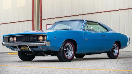 10 Legendary Mopar Muscle Cars Everyone Needs To Know